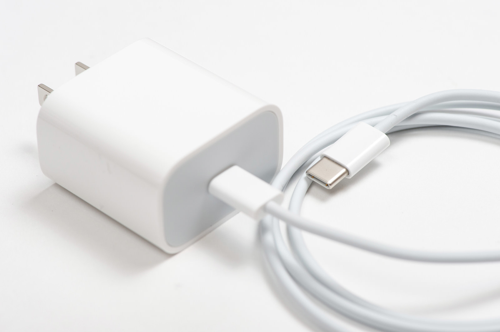 iPhone充電ケーブル2mで快適な充電環境を 10 679ef819e3054cfa3b8d1997087653b8