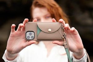 ラルコバレーノiPhoneケースで洗練されたデザインを